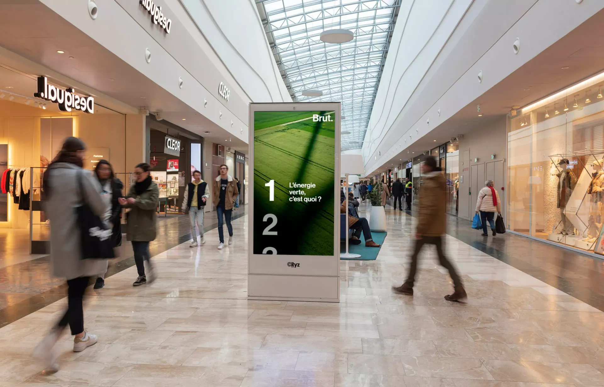 DOOH screen in Paris