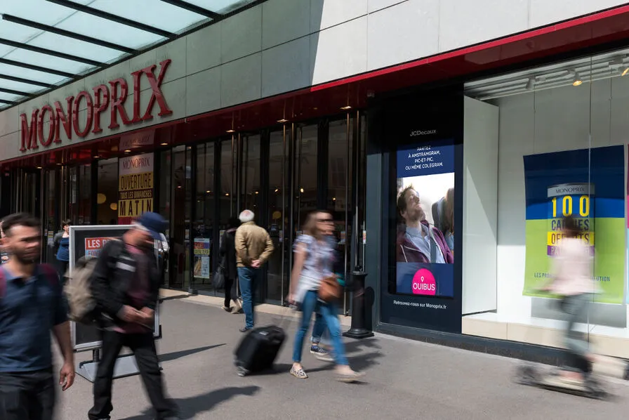 DOOH screen in Paris