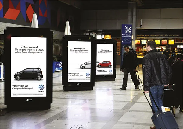 DOOH screen in Paris